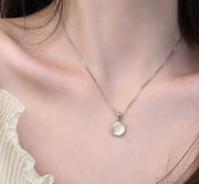 White Chalcedony Round Necklace For Women Special-interest Design